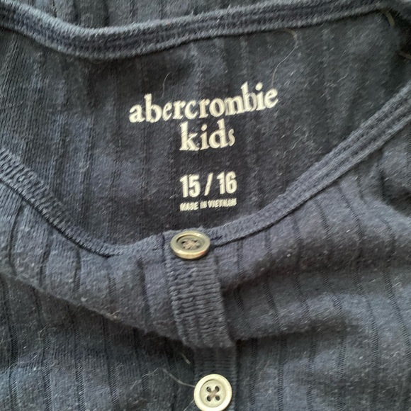 Navy blue abercrombie kids shirt - Picture 3 of 3
